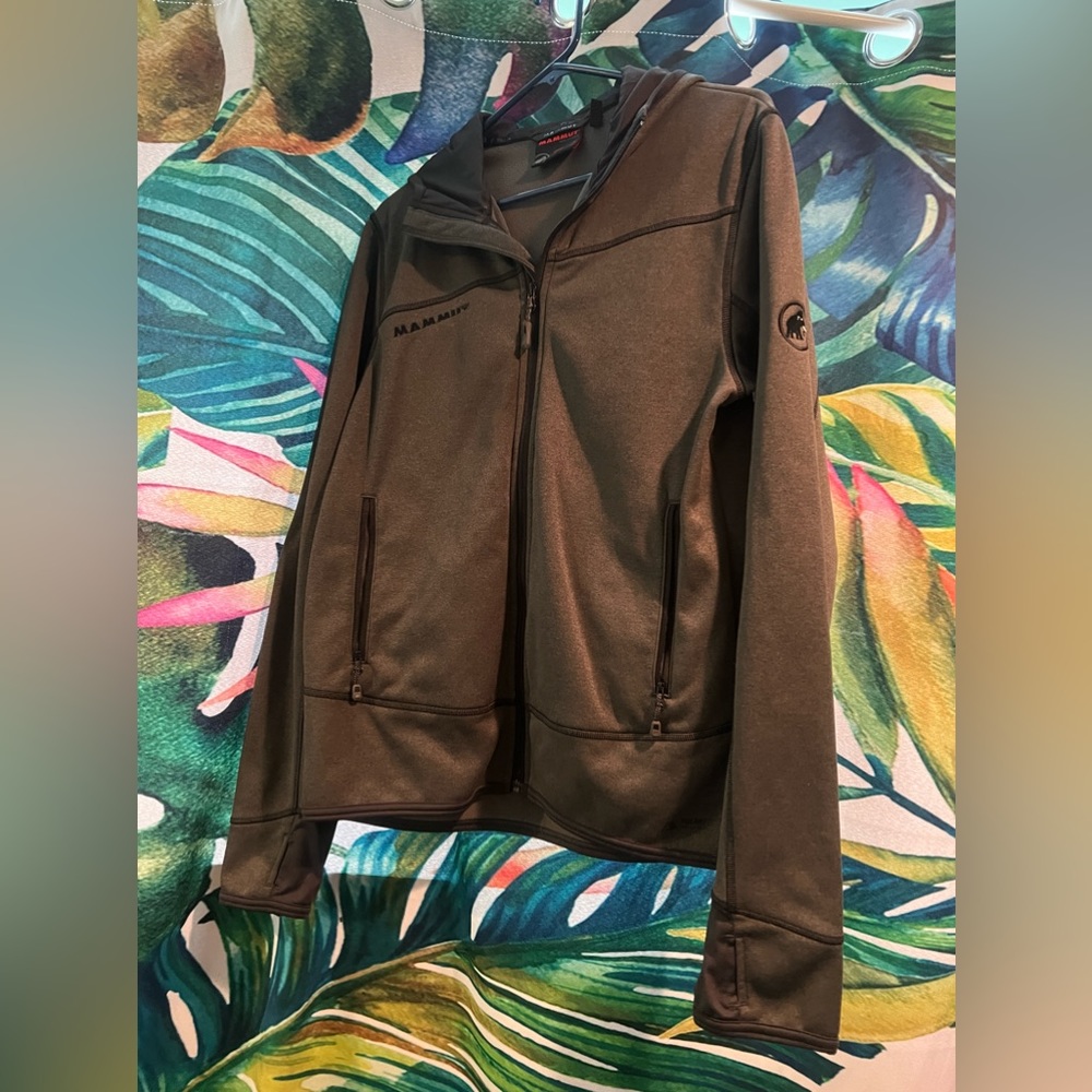 Mammut Sweater Hoodie - Medium